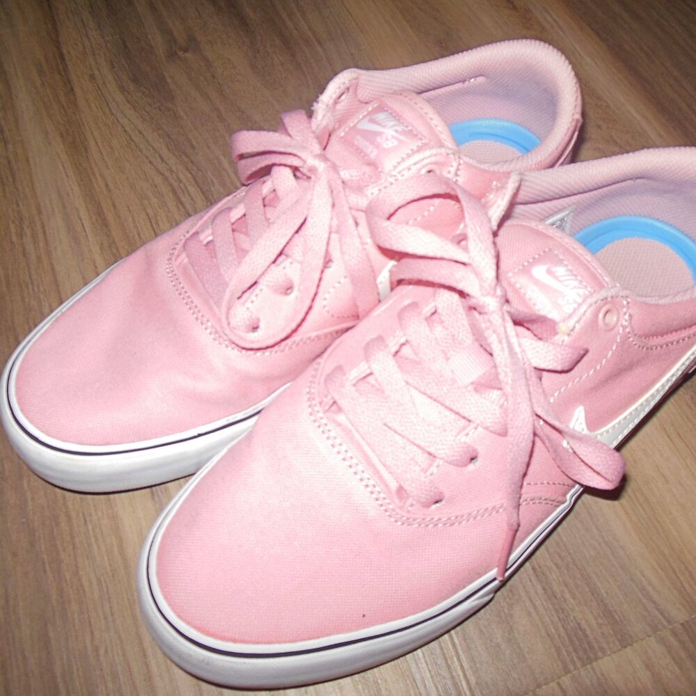 Nike SB Chron 2 Pink Canvas Skate Shoes – Women’s Size 7 👟💖